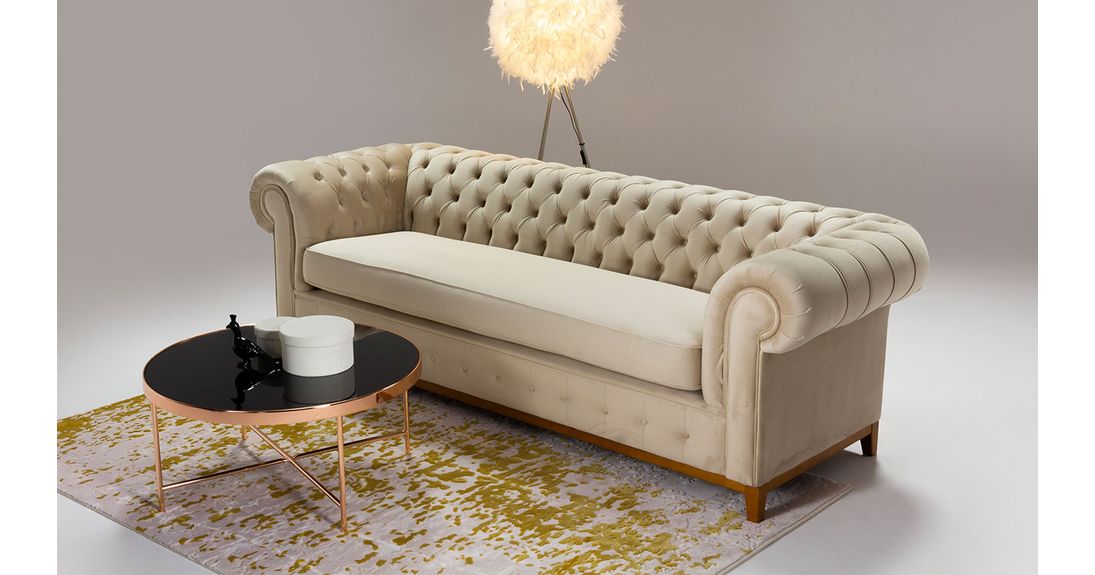 Beżowa sofa. Jaką kanapę w odcieniach beżu wybrać do nowoczesnego salonu.