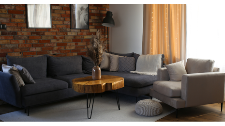 Sztuka Wygody: Sofa z Tkaniny jako Główny Akcent Przytulnego Salonu