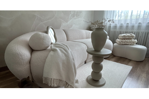 Sofa wolnostojąca czy przy ścianie? Jakie ustawienie będzie najlepsze?