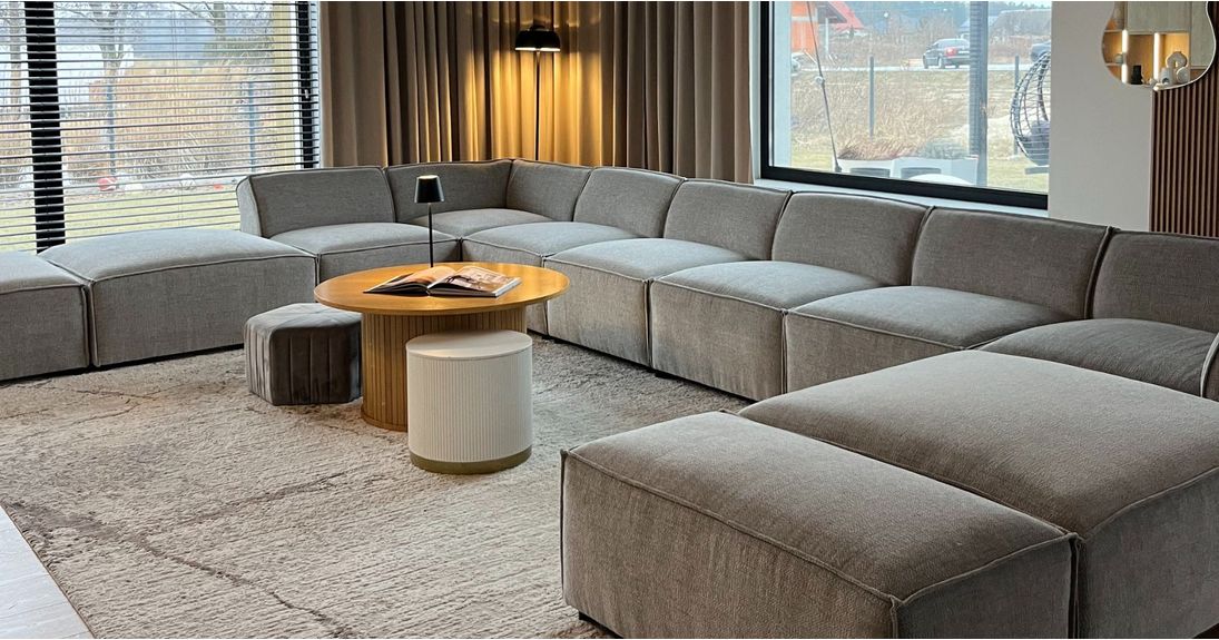 Narożniki do kompaktowych salonów, które maksymalnie wykorzystują przestrzeń