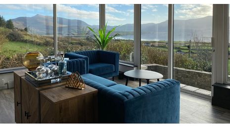 Dopaminowy wystrój: jak kolorowe sofy mogą poprawić Twój nastrój